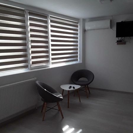 Camere De Inchiriat Central La Calciu Mahmudia Εξωτερικό φωτογραφία