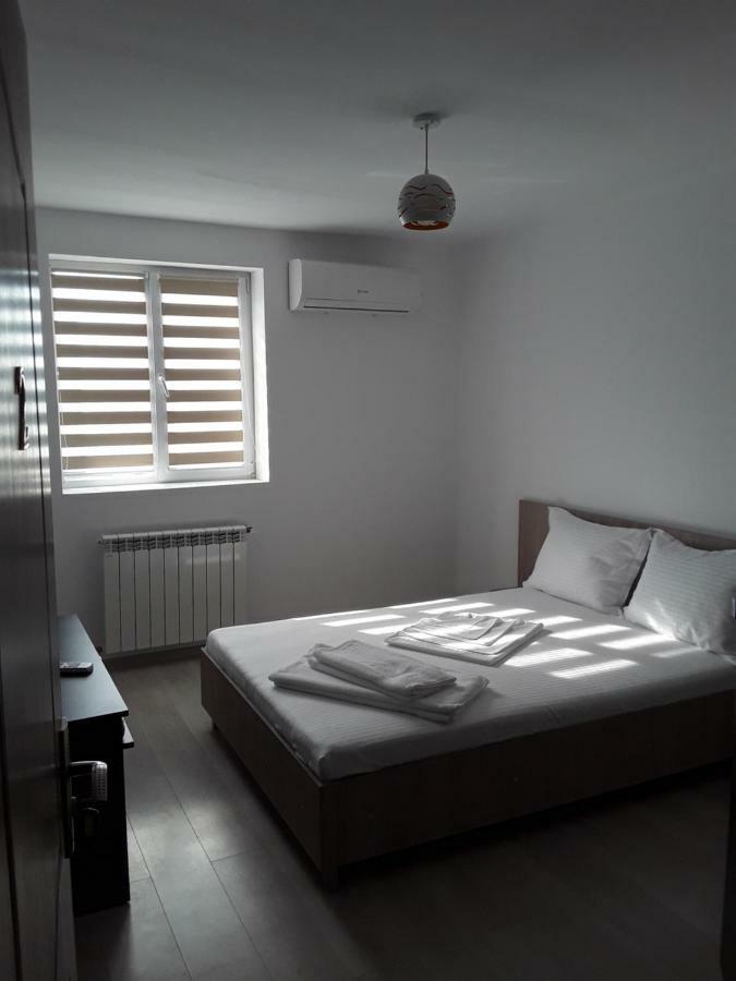 Camere De Inchiriat Central La Calciu Mahmudia Εξωτερικό φωτογραφία